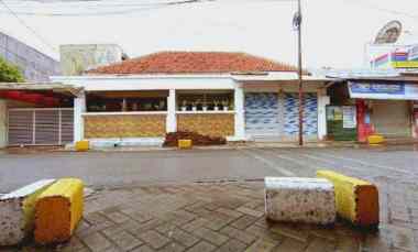 Rumah Second Area Pakis, Selangkah ke Ciputra World Mayjen Sungkono