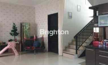 dijual rumah pakuwon city