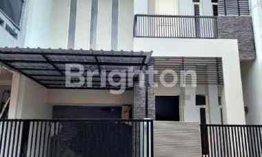dijual rumah pakuwon city
