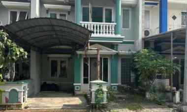 dijual rumah pakuwon city
