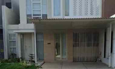 dijual rumah pakuwon city