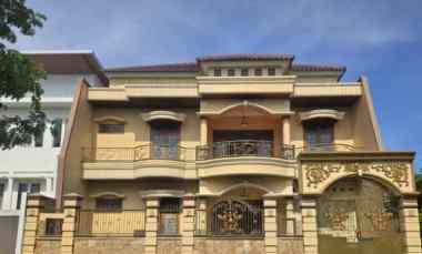 dijual rumah pakuwon city