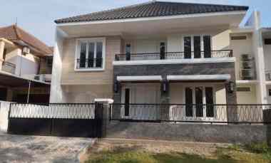 dijual rumah pakuwon city
