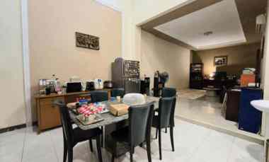 dijual rumah pakuwon city