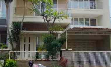 dijual rumah pakuwon city
