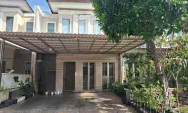 dijual rumah pakuwon city