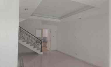 dijual rumah pakuwon city