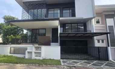Rumah Pakuwon City New Gress Minimalis Modern Kontemporer
