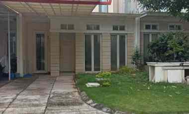 dijual rumah pakuwon city
