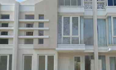 dijual rumah pakuwon city