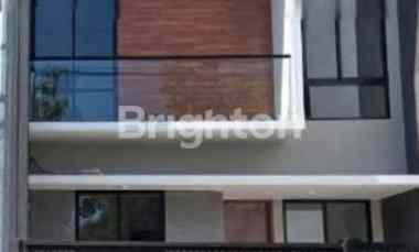 dijual rumah pakuwon city