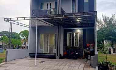 dijual rumah pakuwon city
