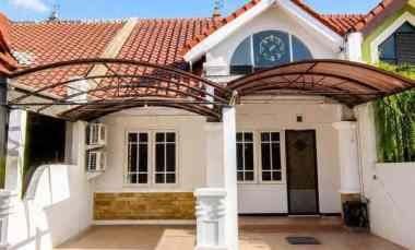 dijual rumah pakuwon city