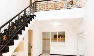 dijual rumah pakuwon city