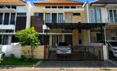 dijual rumah pakuwon city