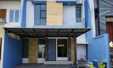 dijual rumah pakuwon city