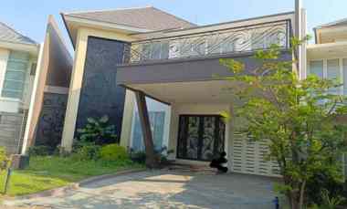 dijual rumah pakuwon city