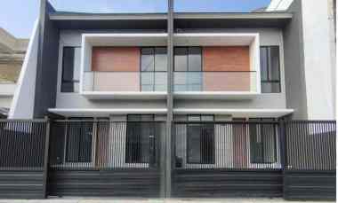 dijual rumah pakuwon city mulyorejo