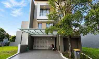 dijual rumah pakuwon indah