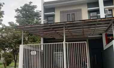 dijual rumah palm oasis