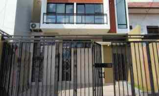 Rumah Baru Lokasi Strategis Semi Furnished di Pamulang Tangsel