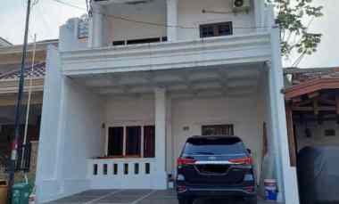 Rumah Mewah 3 Lantai dengan View Kota Depok dan Gunung Salak
