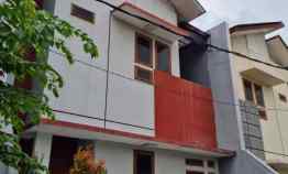 Rumah di Cipinang Melayu, 2Lt, Siap Huni, Cluster di Pangkalan Jati
