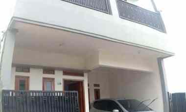 dijual rumah parakan saat