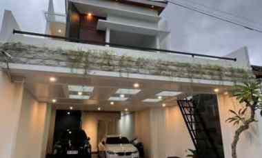 dijual rumah parangtritis