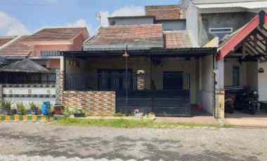 dijual rumah park royal regency