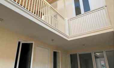 dijual rumah penjaringan sari