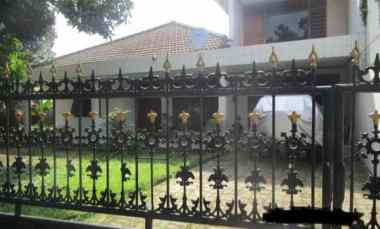 dijual rumah pertukangaan utara