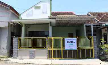 dijual rumah perum agus salim residence