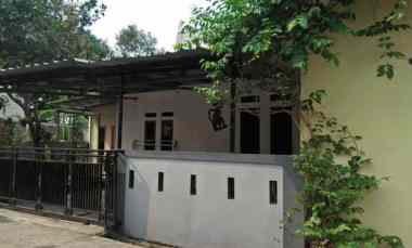 dijual rumah perum bsi 2