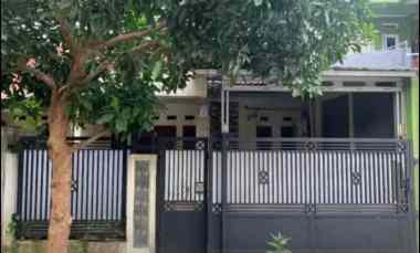 dijual rumah perum kota pernata