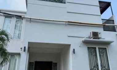 Rumah Apik 2 Lantai Hook Full Furnished Perum Cibubur Country Cibubur