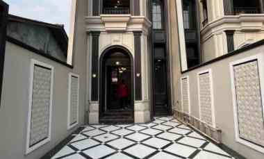 dijual rumah perumahan taman anyelir