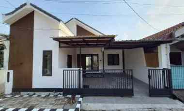dijual rumah perumahan wiguna
