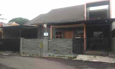 dijual rumah pesantren