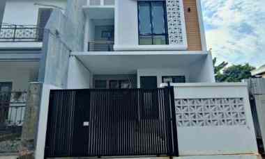 dijual rumah poncol raya