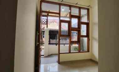 dijual rumah pondok aren