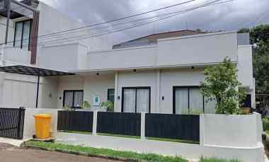 dijual rumah pondok aren