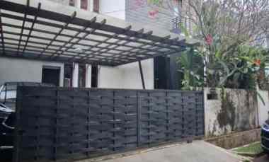 Jual Rumah Strategis di Kasuari 17, Bintaro Sektor 9, Pondok Aren