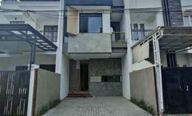 dijual rumah pondok bambu