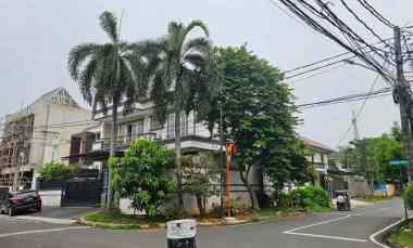 Rumah 2 Lantai Mewah Siap Huni di Pondok Indah Jaksel dekat ke PIM