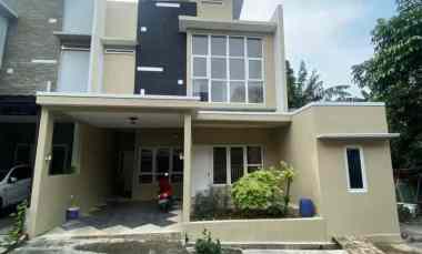dijual rumah pondok kelapa