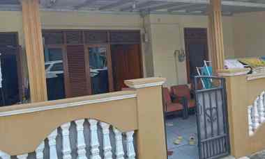 dijual rumah posisi strategis