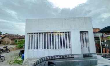 dijual rumah potorono