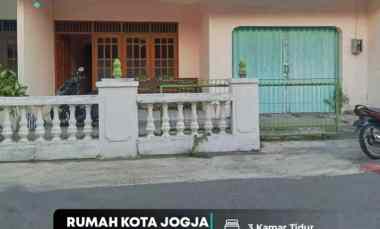 dijual rumah prenggan