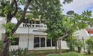 Murah Dijual Rumah Luas 416 Mendekati NJOP di Pulomas Jalan 3 mobil